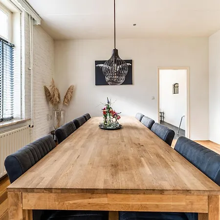 Spacious In With Garden, Cleaning Included