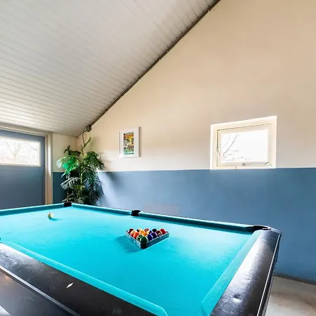 Holiday home In With Hot Tub, Cleaning Included
