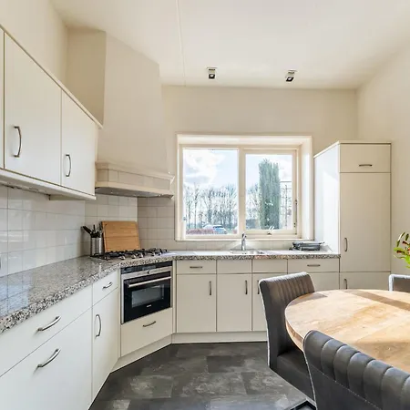 Holiday home In With Hot Tub, Cleaning Included
